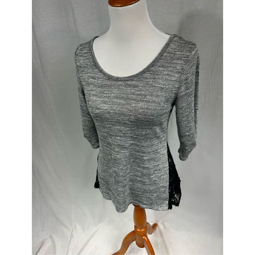 IZ Byer silver metallic 3/4 length sleeves shirt.